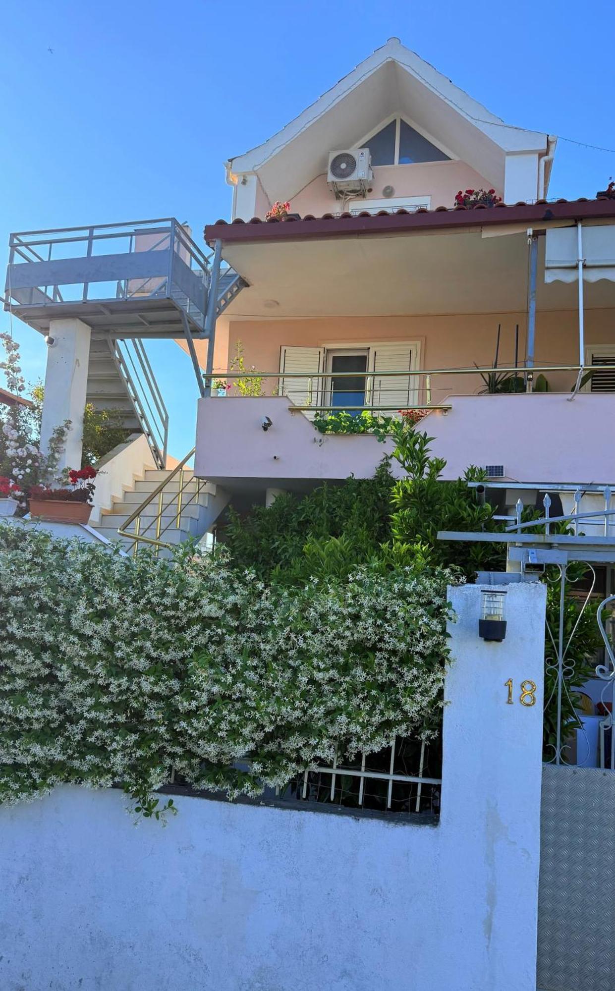 Priam Garden Lägenhet Durrës Exteriör bild